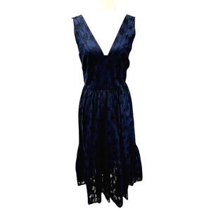 NWT!! Tommy Hilfiger, Cottage Core, Floral Cut Outs, MSRP 139, Size 4‎